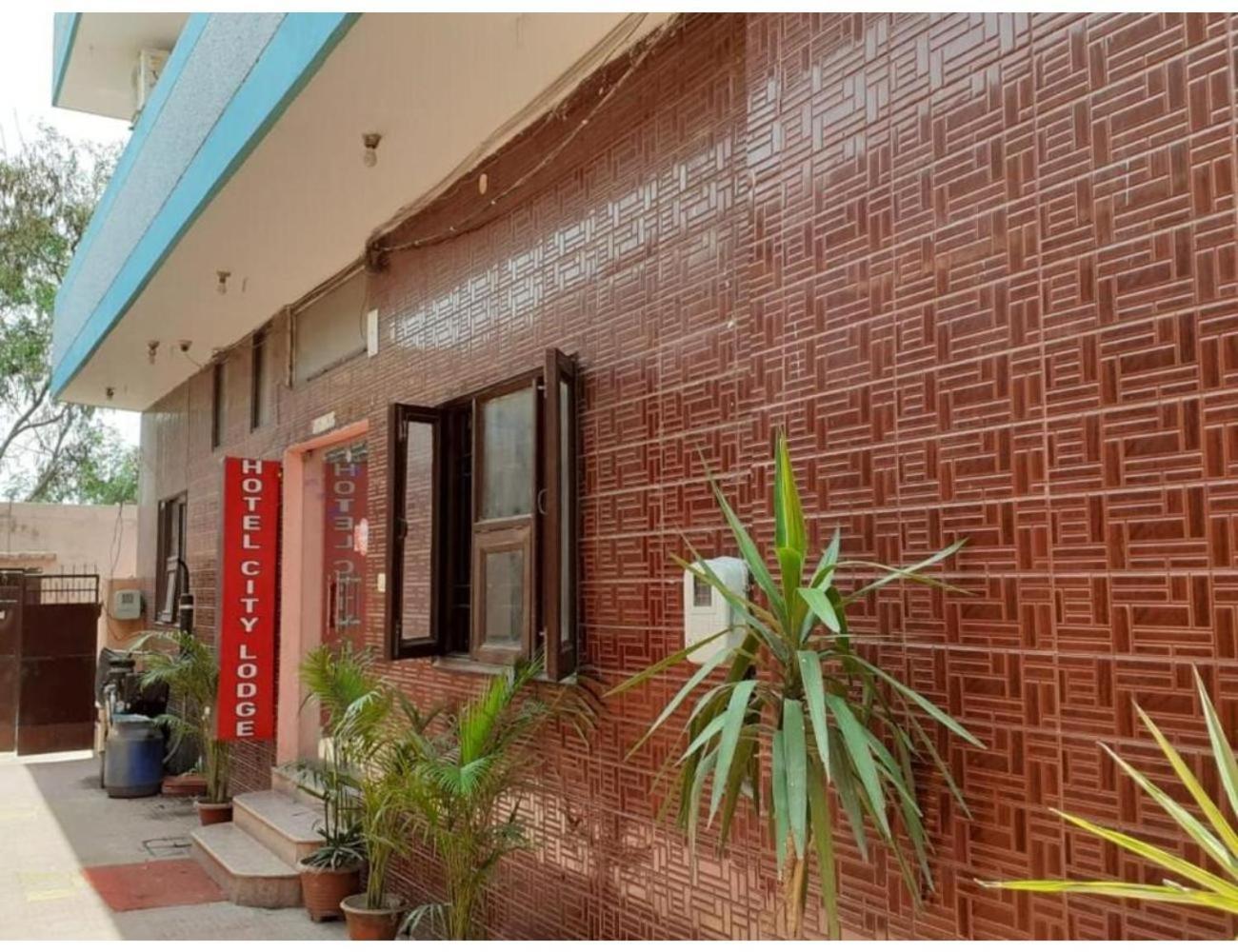 Hotel City Lodge , Chandīgarh エクステリア 写真