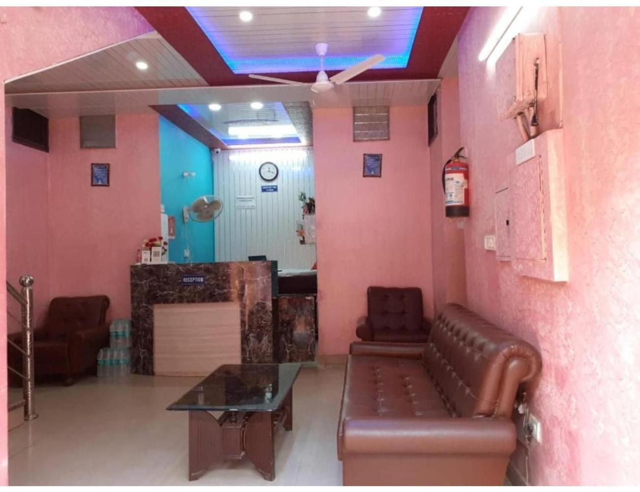 Hotel City Lodge , Chandīgarh エクステリア 写真