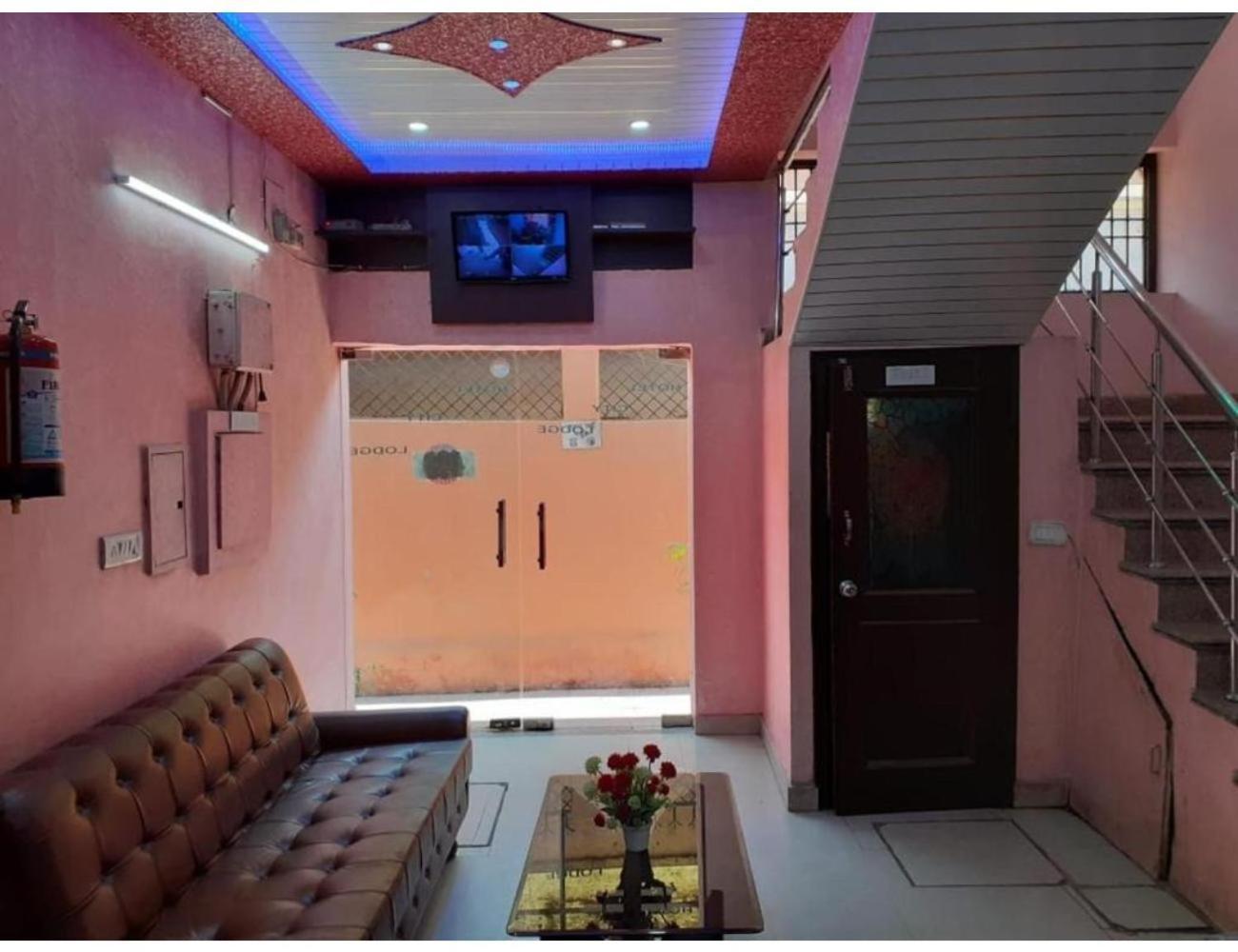 Hotel City Lodge , Chandīgarh エクステリア 写真